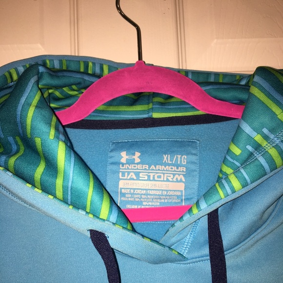 UNDER ARMOUR STORM PRE-LOVED AUTHENTIC WEATHERPROOF BLUE DESIGN HOODIE. - Picture 5 of 12